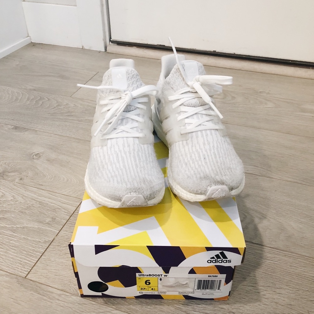 ADIDAS ULTRA BOOST